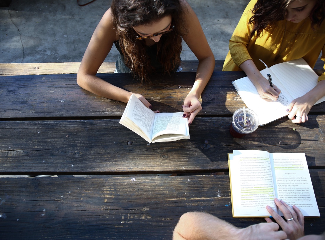 People reading